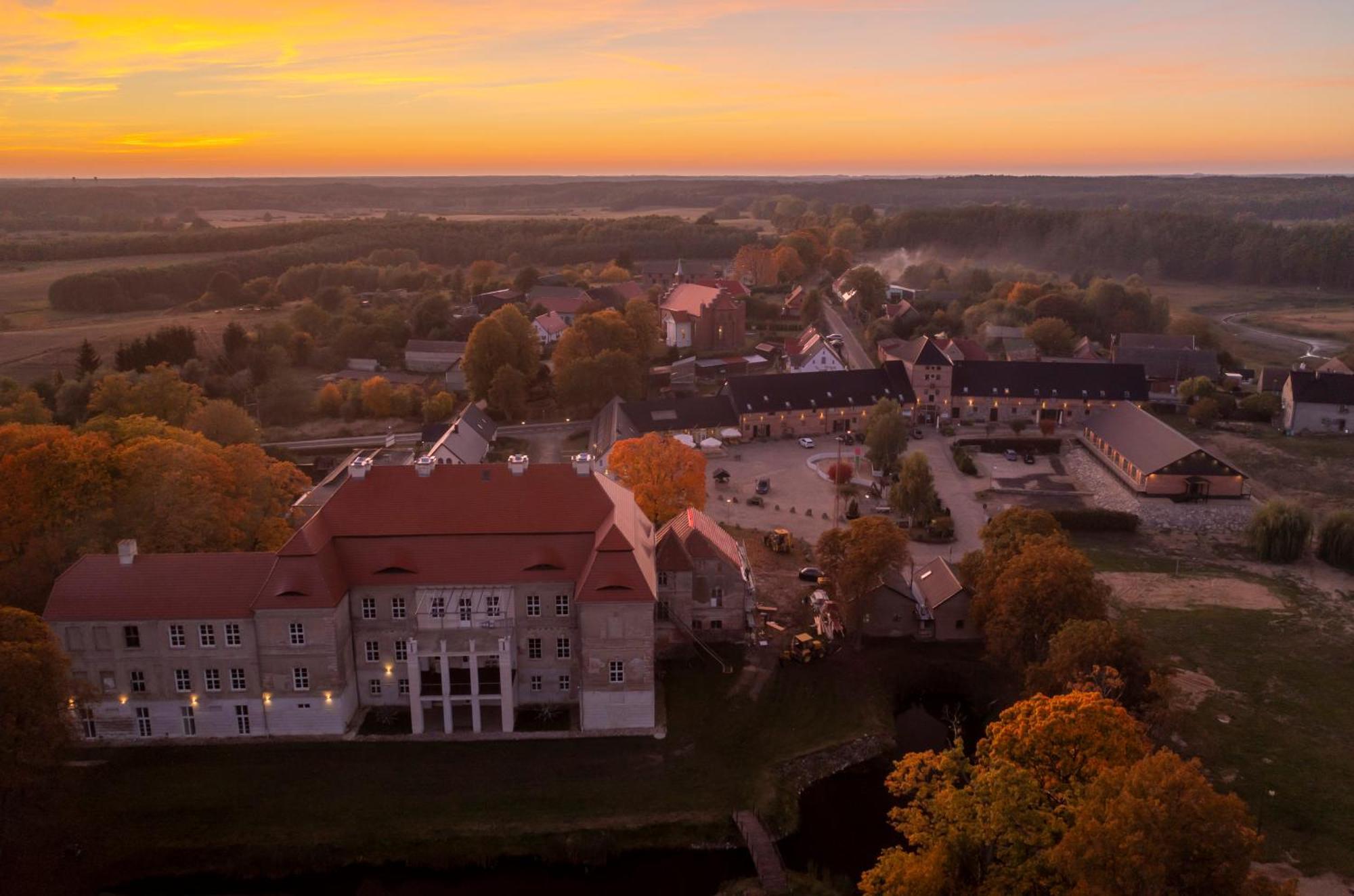 Palac Siemczyno Hotel Kültér fotó